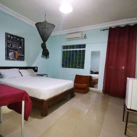 Hotel Badinca Alojamento Low Cost In Bissau Avenida Francisco Mendes Buitenkant foto