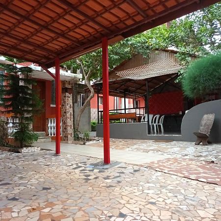 Hotel Badinca Alojamento Low Cost In Bissau Avenida Francisco Mendes Buitenkant foto