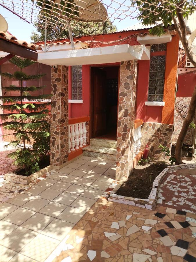 Hotel Badinca Alojamento Low Cost In Bissau Avenida Francisco Mendes Buitenkant foto