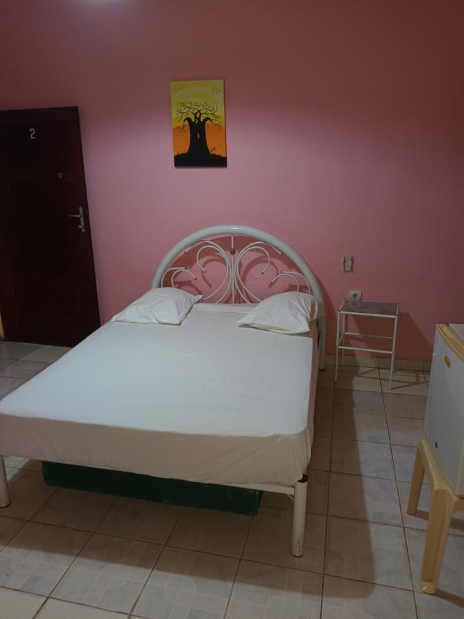 Hotel Badinca Alojamento Low Cost In Bissau Avenida Francisco Mendes Buitenkant foto