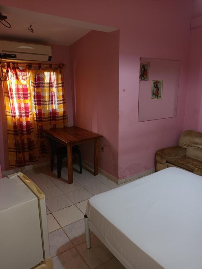 Hotel Badinca Alojamento Low Cost In Bissau Avenida Francisco Mendes Buitenkant foto