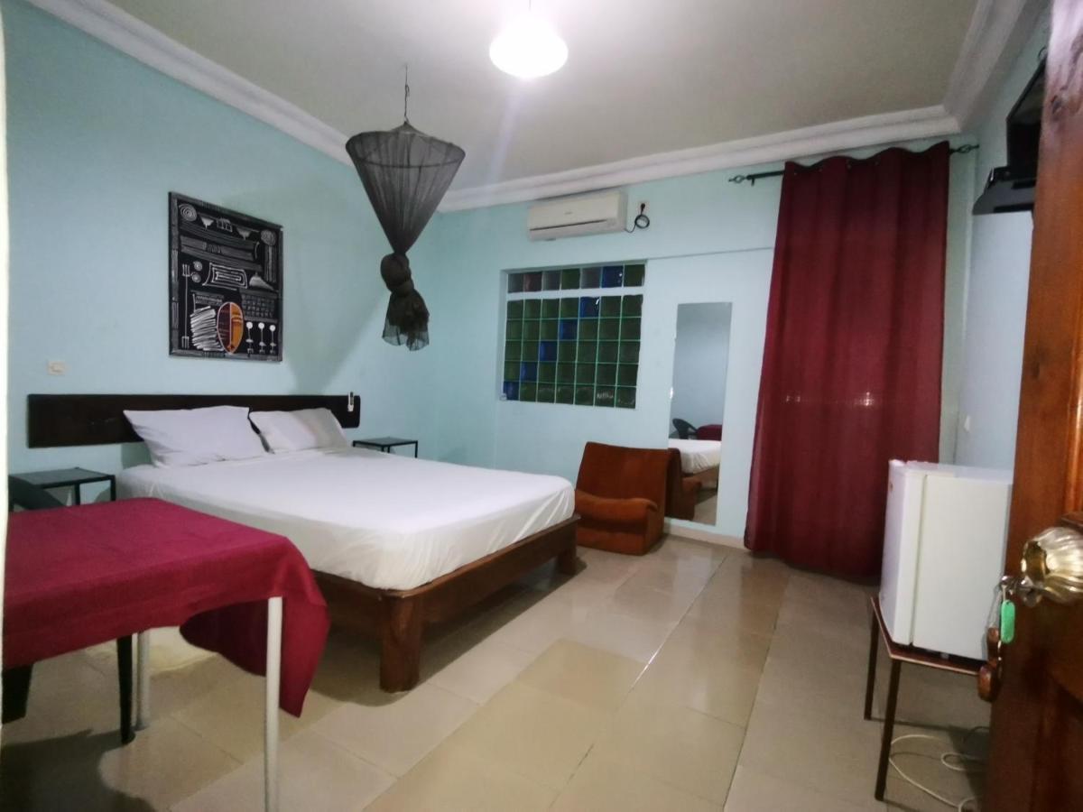 Hotel Badinca Alojamento Low Cost In Bissau Avenida Francisco Mendes Buitenkant foto