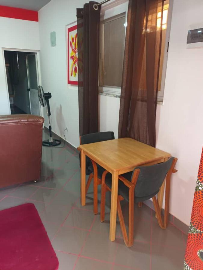 Hotel Badinca Alojamento Low Cost In Bissau Avenida Francisco Mendes Buitenkant foto