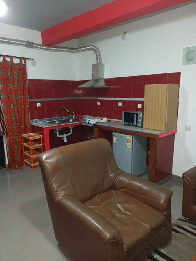 Hotel Badinca Alojamento Low Cost In Bissau Avenida Francisco Mendes Buitenkant foto
